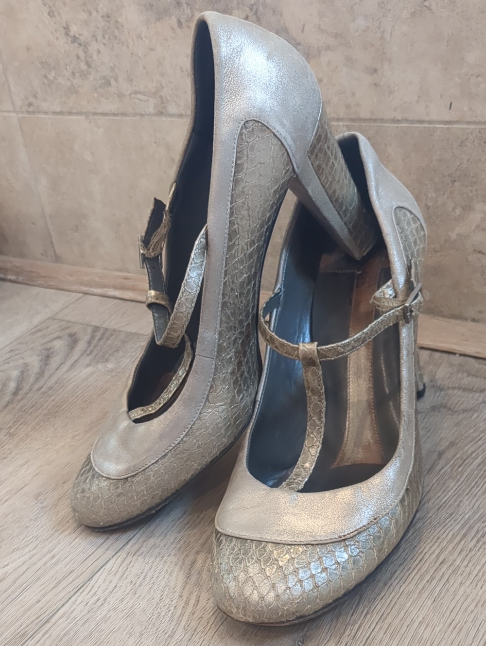 Theory Pearlized Champagne Leather T-Strap High Heel Pumps, Size 9